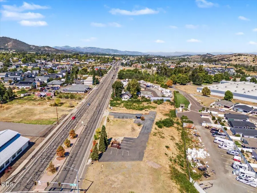 331 S Pacific Highway, Talent, OR 97540 - #3