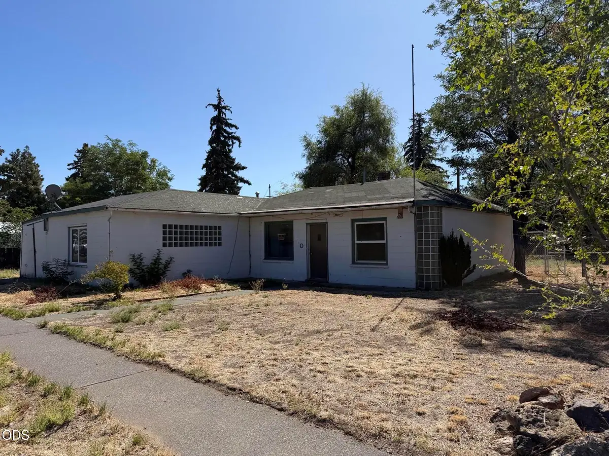 240 NW Birch Avenue, Redmond, OR 97756 - #1