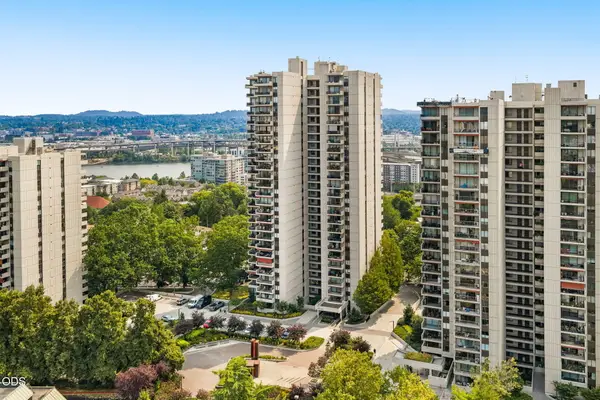 2221 SW 1st Avenue #APT 2424, Portland, OR 97201
