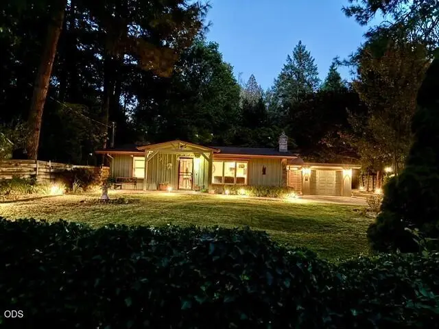 383 Whispering Pines Lane, Grants Pass, OR 97527 - #2