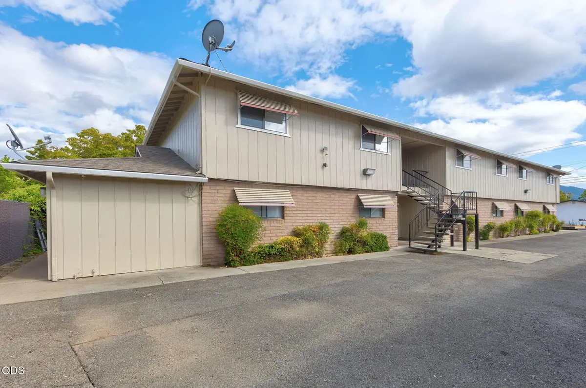 1704 NE Fairview Avenue, Grants Pass, OR 97526 - #1