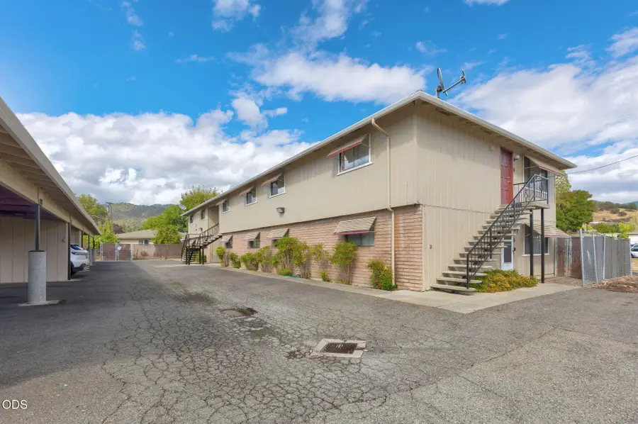 1704 NE Fairview Avenue, Grants Pass, OR 97526 - #3