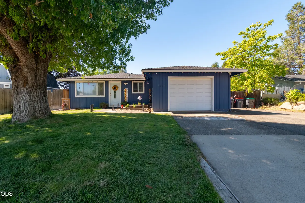 7701 Bellaire Way, White City, OR 97503 - #1