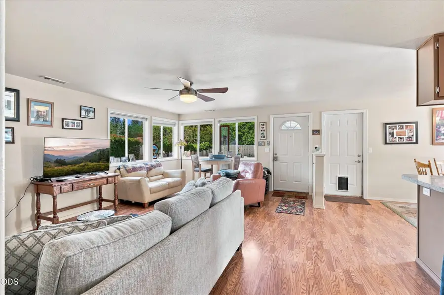 125 Penny Lane, Shady Cove, OR 97539 - #3