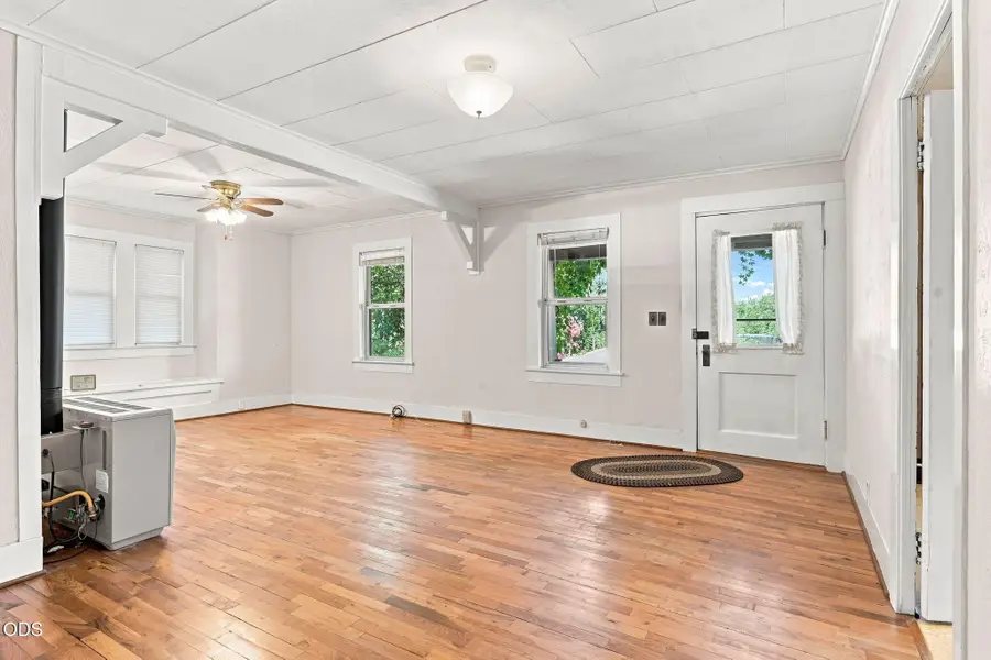 121 N Front Street, Talent, OR 97540 - #2
