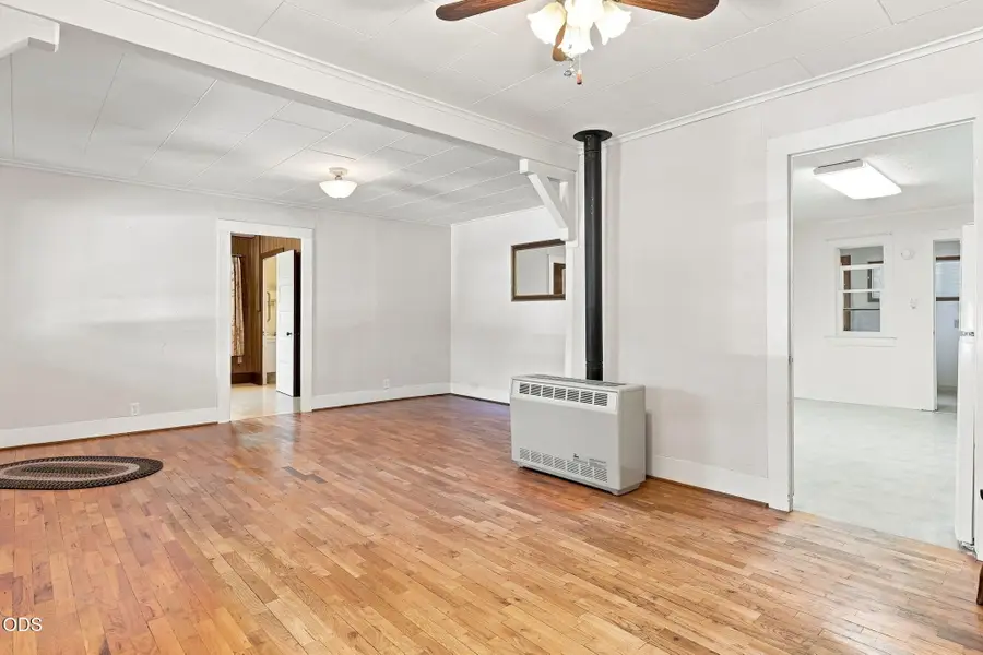 121 N Front Street, Talent, OR 97540 - #3