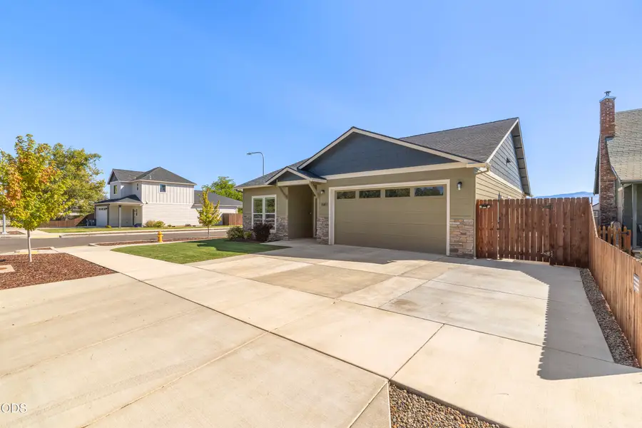 1681 Thomas Road, Medford, OR 97501 - #2