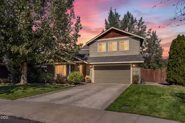 1923 NW Joshua Tree Court, Redmond, OR 97756