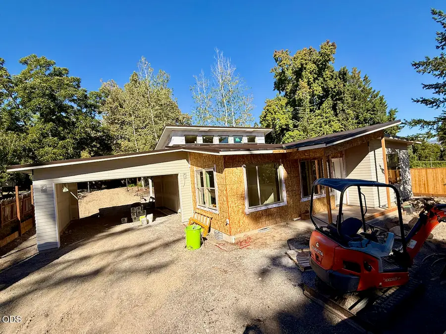 901 Hillview Drive, Ashland, OR 97520 - #3