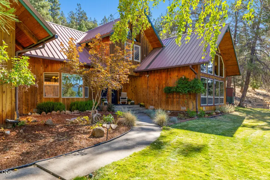 8609 Mclaughlin Lane, Klamath Falls, OR 97601 - #3