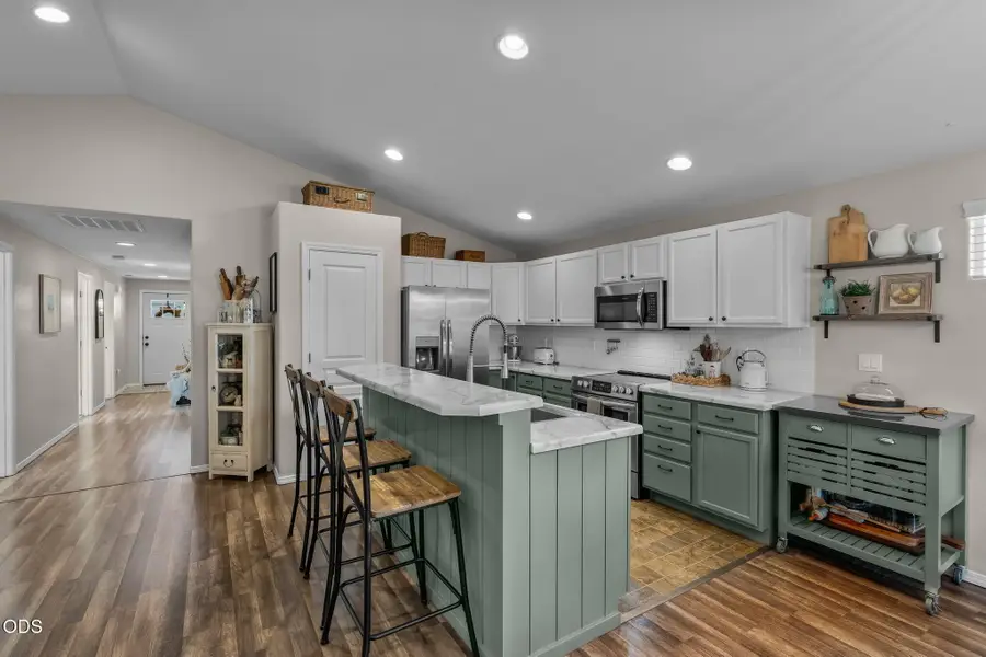 495 NE Spruce Court, Redmond, OR 97756 - #3