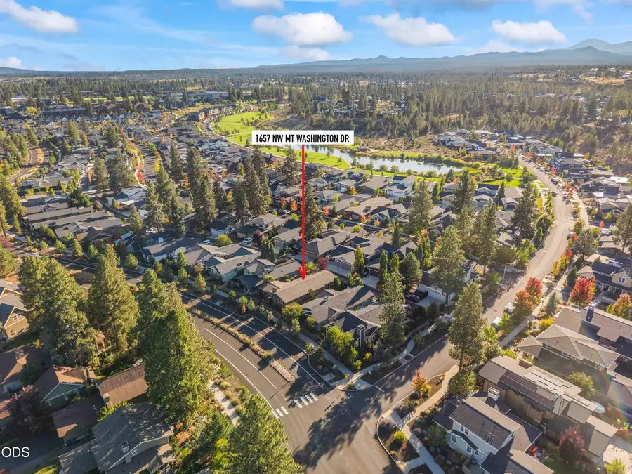 1657 NW Mt Washington, Bend, OR 97703 - #2