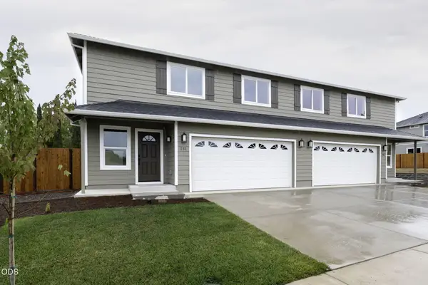 151 SE Champagne Court, Grants Pass, OR 97527