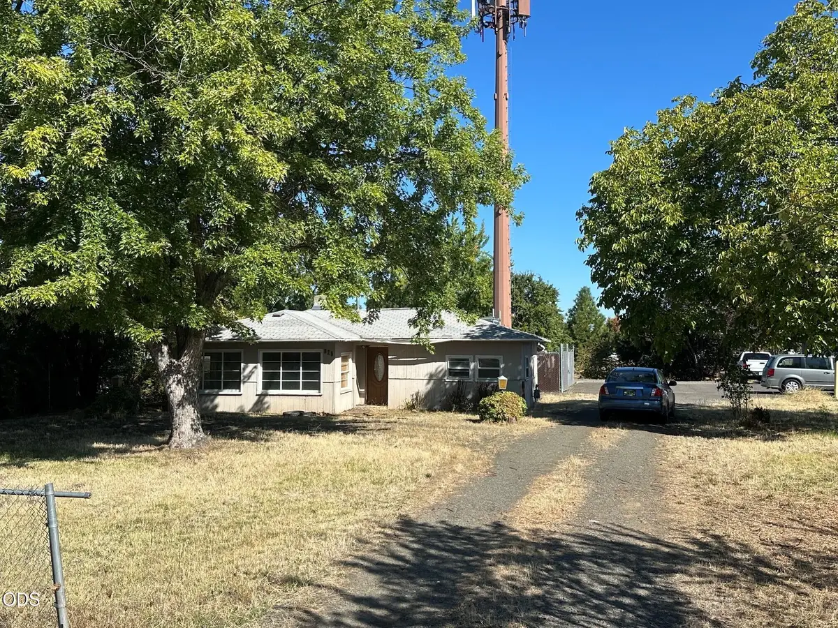 925 Gilman Road, Medford, OR 97504 - #1