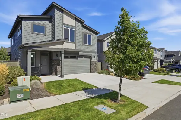 20732 SE Iron Horse Lane, Bend, OR 97702