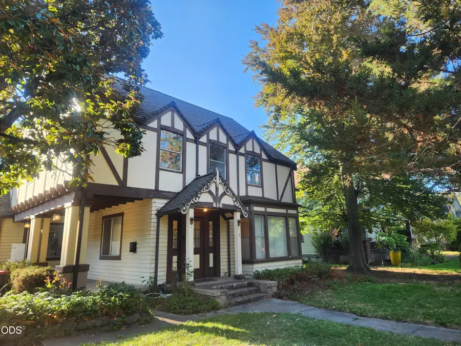 616 S Oakdale Avenue, Medford, OR 97501 - #2
