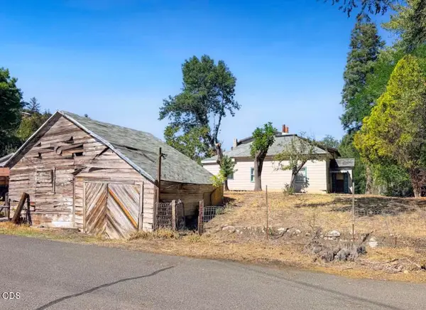 100 W Bridge Street, Canyon City, OR 97820