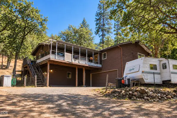 795 Savage Creek Road, Grants Pass, OR 97527