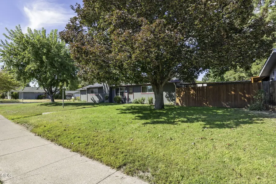 401 Morningside Street, Medford, OR 97501 - #3
