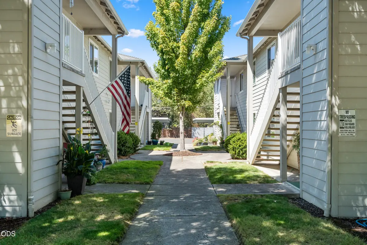 123 Maple Street, Central Point, OR 97502 - #1