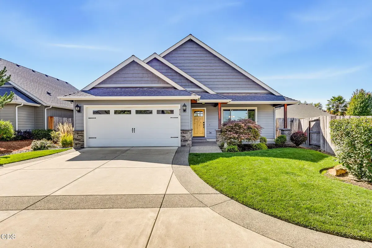 425 SE Cadet Court, Grants Pass, OR 97527 - #1