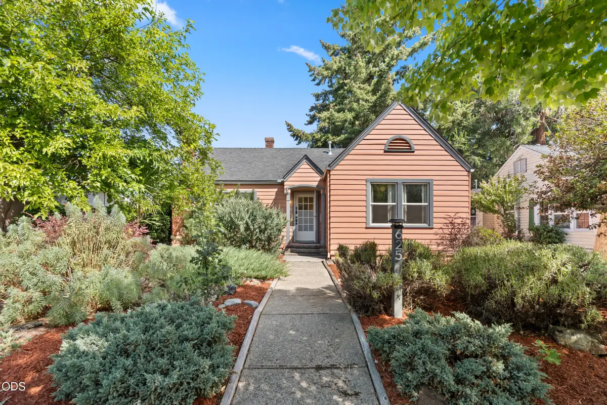 625 S Holly Street, Medford, OR 97501 - #1
