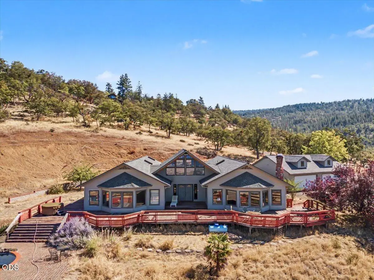 6590 Hillcrest Road, Medford, OR 97504 - #1