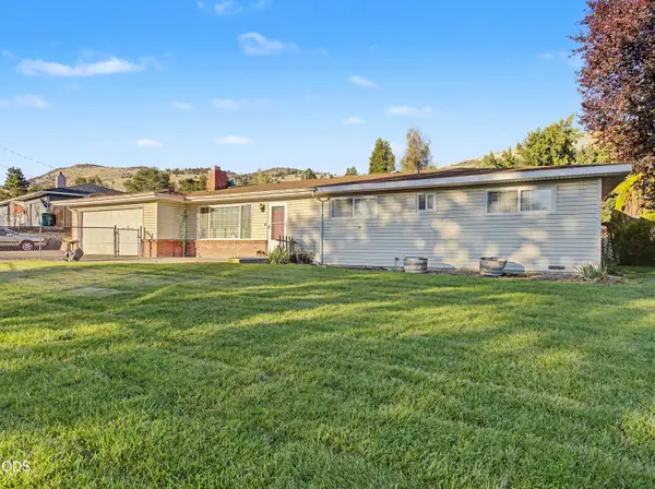 1915 Carlson Drive, Klamath Falls, OR 97603