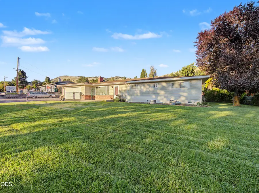 1915 Carlson Drive, Klamath Falls, OR 97603 - #3