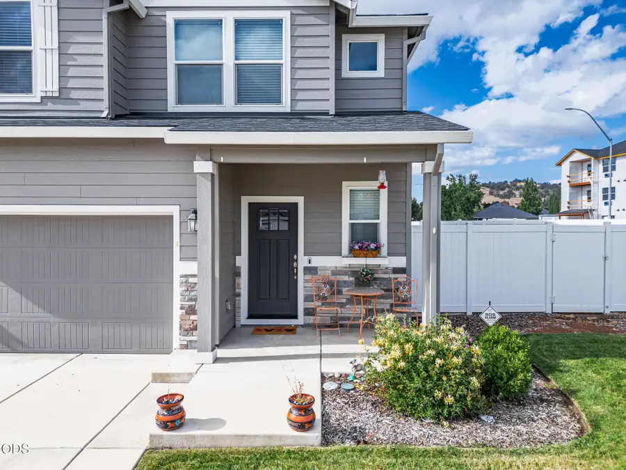 1675 Monarch Lane, Medford, OR 97504 - #3