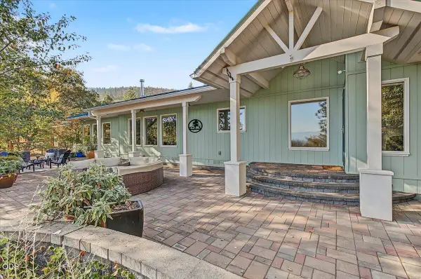 2094 Knowles Road, Medford, OR 97501