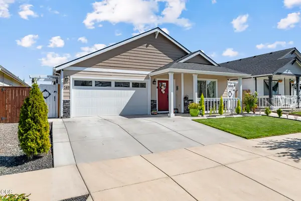285 Reanna Way, Medford, OR 97501