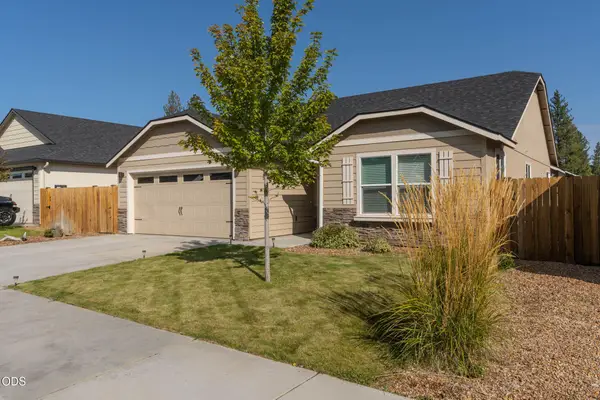 1822 W Kallberg Avenue, Sisters, OR 97759