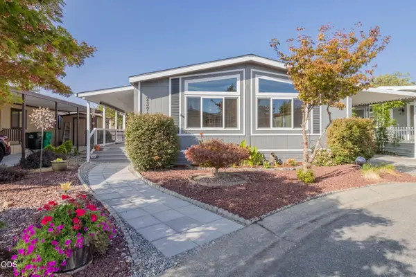2372 Sequoia Court, Grants Pass, OR 97527