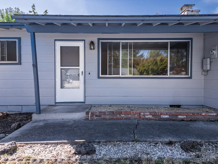1340 Siskiyou Boulevard, Medford, OR 97504 - #3