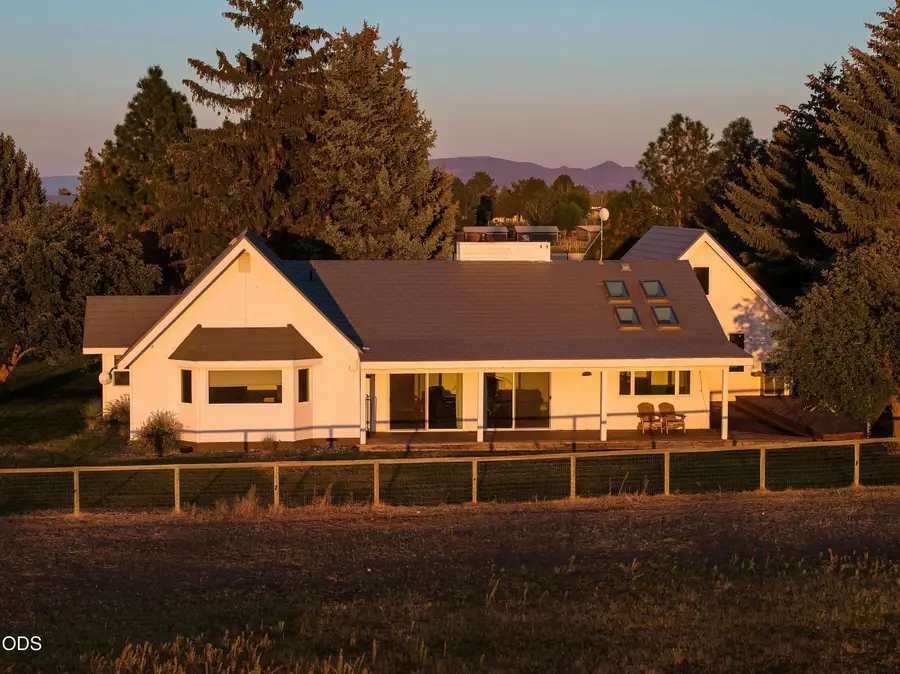 66300 White Rock Loop, Bend, OR 97703 - #2