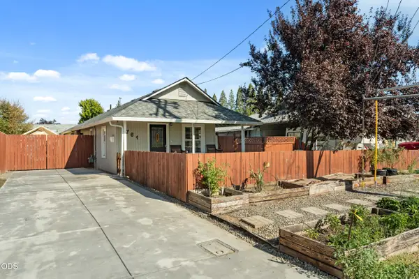 761 Hazel Street, Central Point, OR 97502