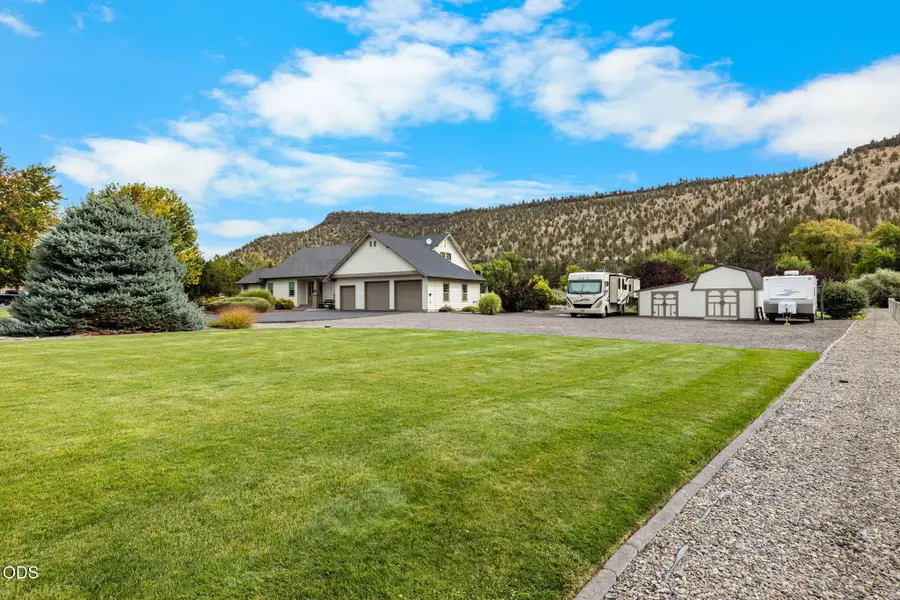 6958 NE Ochoco Creek Lane, Prineville, OR 97754 - #3