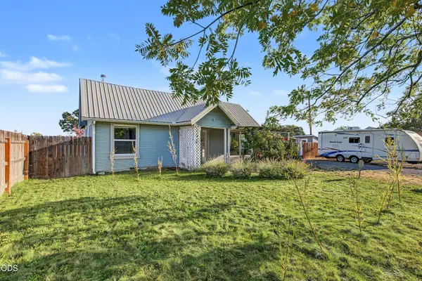 247 Berrydale Avenue, Medford, OR 97501