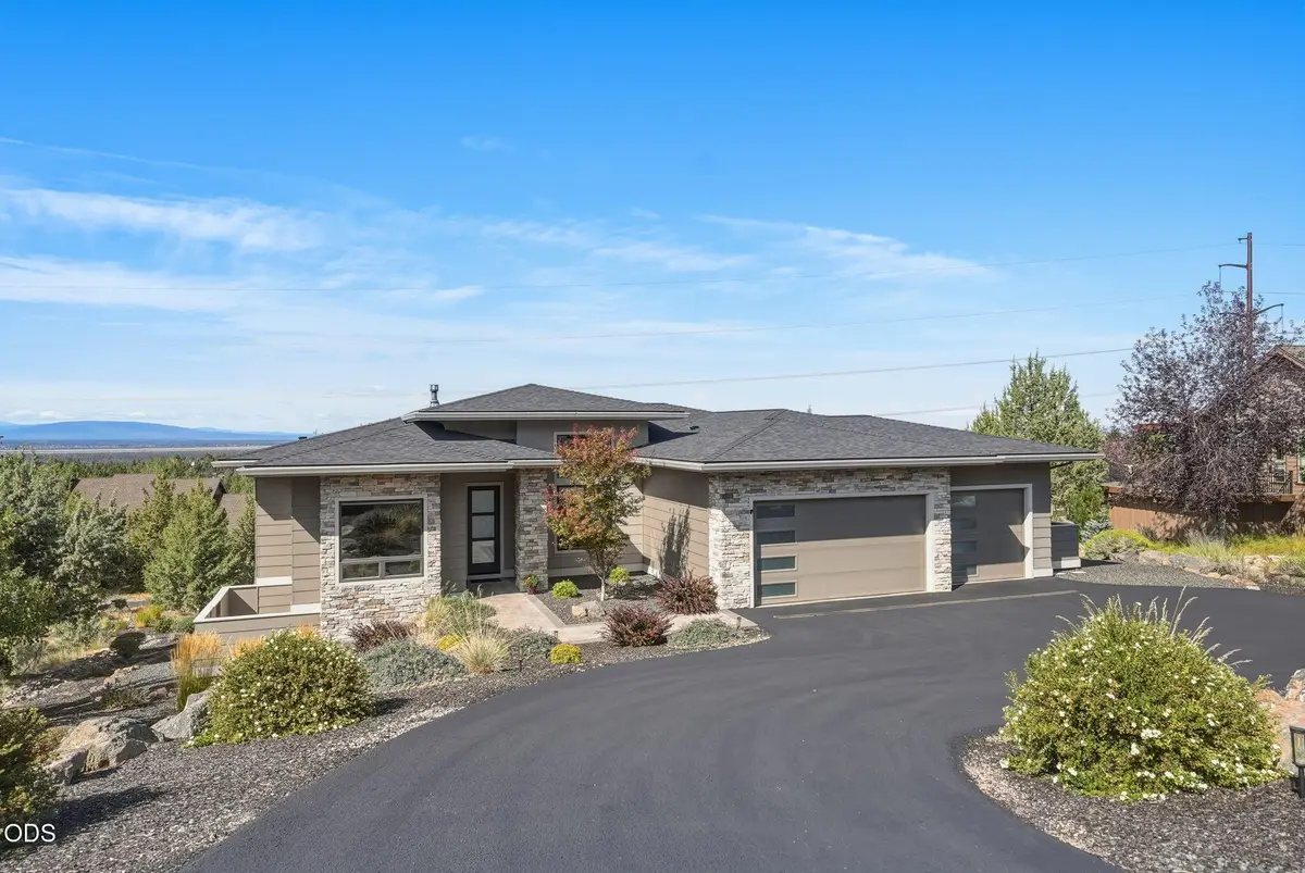883 Highland View Loop, Redmond, OR 97756 - #1