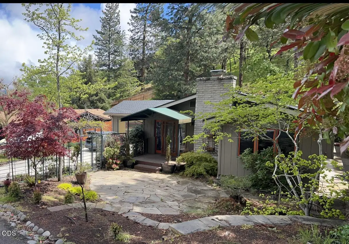 802 Beach Street, Ashland, OR 97520 - #1