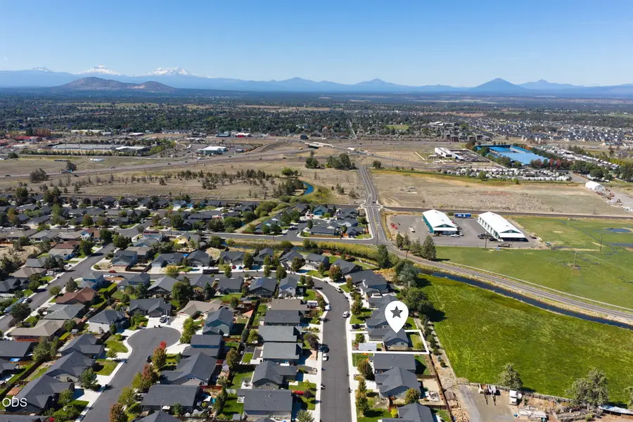 2721 NE 6th Drive, Redmond, OR 97756 - #2