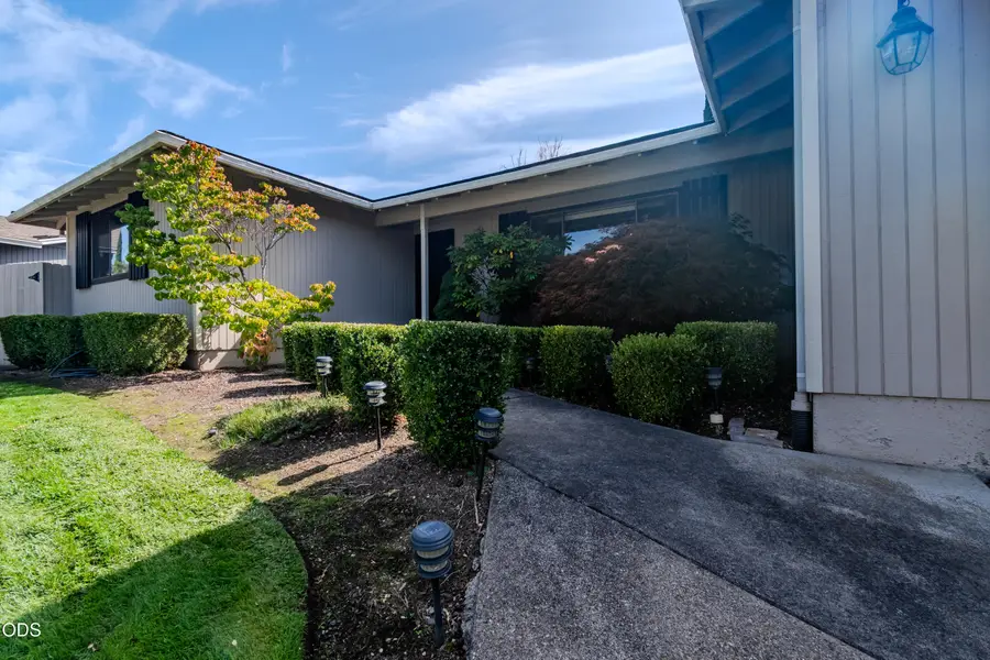 2836 Pennington Drive, Medford, OR 97504 - #3
