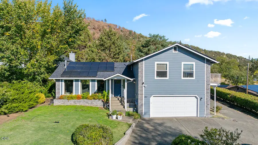 757 NE Tokay, Grants Pass, OR 97526 - #2