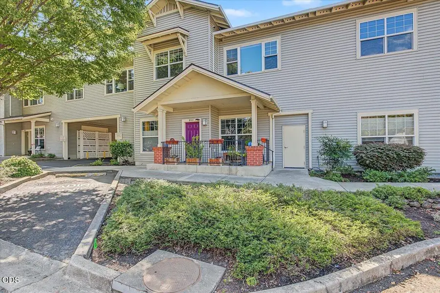 853 Pavilion Place, Ashland, OR 97520 - #2