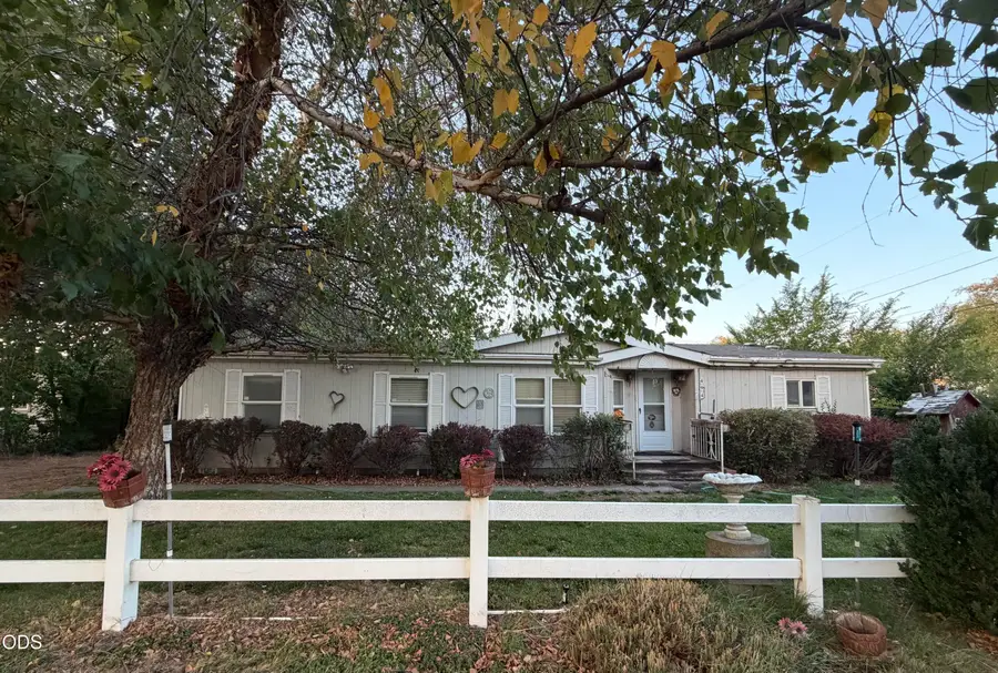 494 5th Street, Metolius, OR 97741 - #2