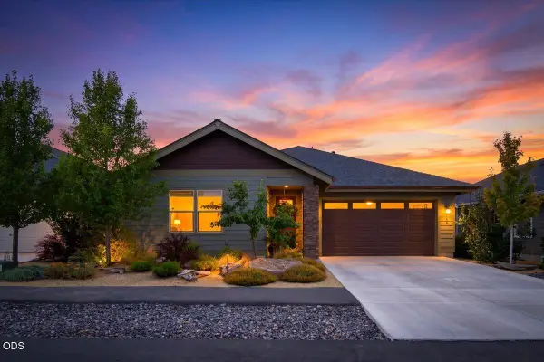 2703 NW 25th Street, Redmond, OR 97756