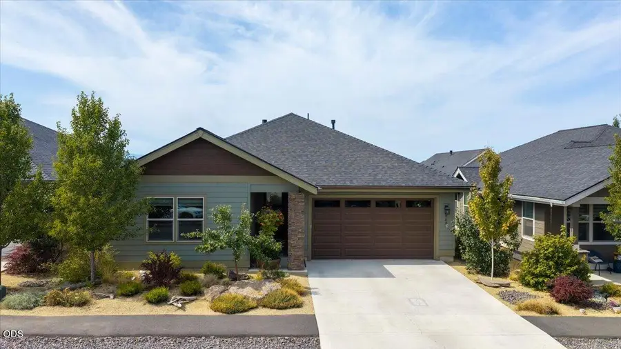 2703 NW 25th Street, Redmond, OR 97756 - #3