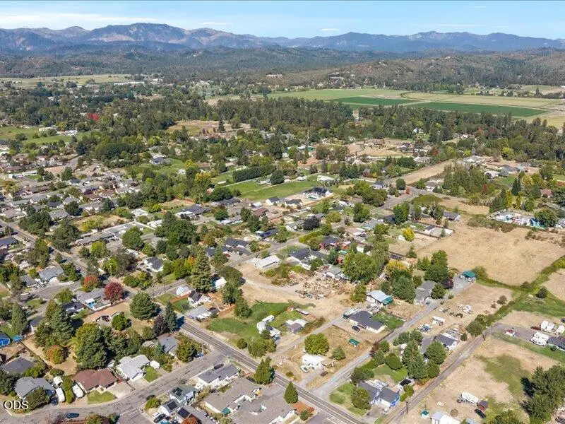 2716 Leonard Road, Grants Pass, OR 97527 - #3