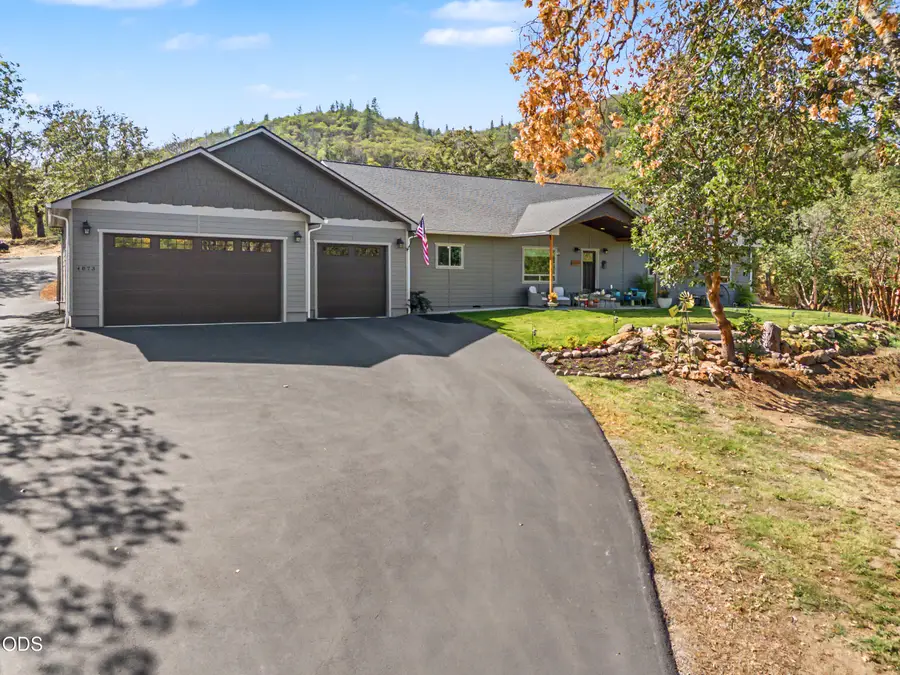 4873 Old Stage Road, Central Point, OR 97502 - #2